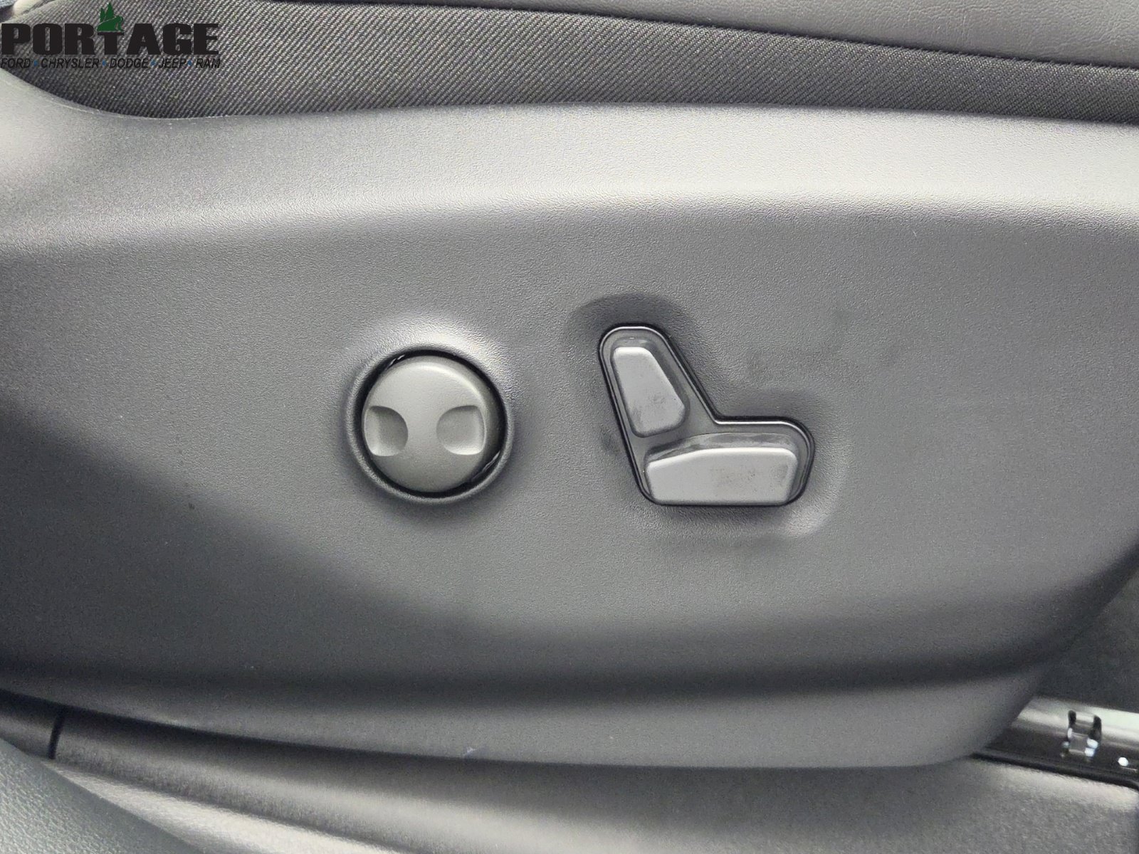 New 2027 Chrysler Pacifica Limited AWD/4WD image 54