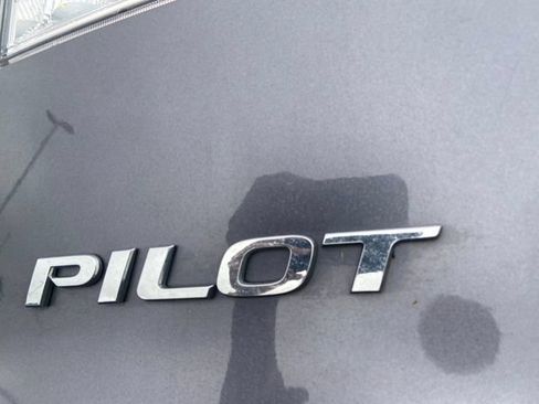 Used 2020 Honda Pilot Touring image 13