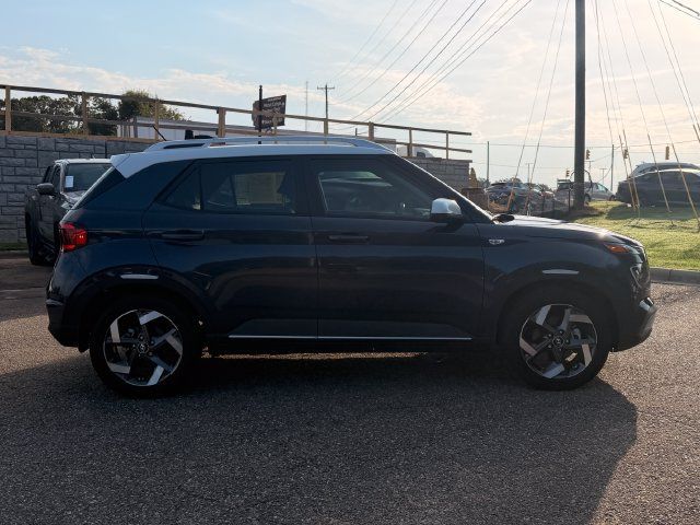 Used 2023 Hyundai Venue Limited FWD image 6