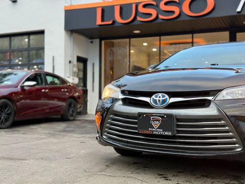 Used 2017 Toyota Camry LE image 6