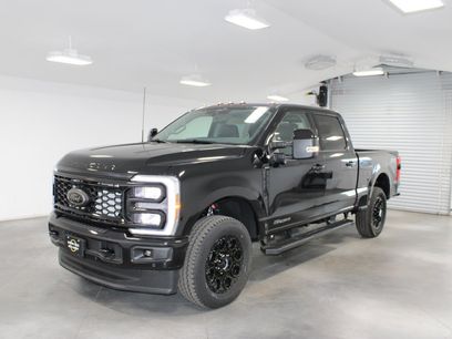 New 2026 Ford F250 Lariat w/ Black Appearance Package