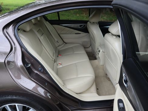 Used 2016 INFINITI Q50 3.0t Premium RWD image 19