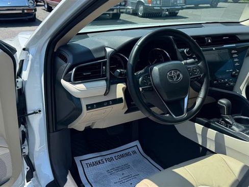 Used 2019 Toyota Camry XLE FWD image 33