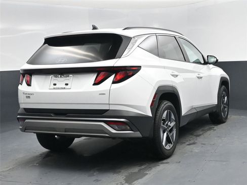 Certified 2025 Hyundai Tucson SEL image 18