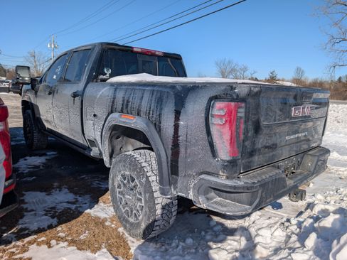 Used 2024 GMC Sierra 2500 AT4X image 6