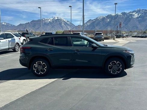 New 2026 Chevrolet Trax LT w/ Driver Confidence Package FWD image 26