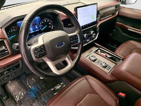 Used 2023 Ford Expedition Limited AWD/4WD image 7
