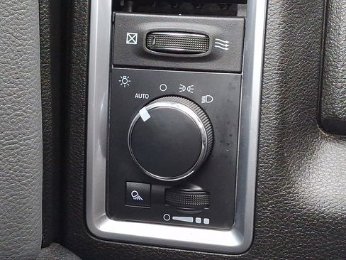 Used 2024 RAM 1500 Classic SLT AWD/4WD image 25