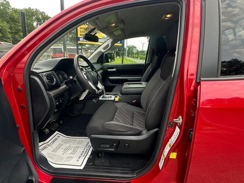 Used 2016 Toyota Tundra SR5 w/ TRD Off Road Package AWD/4WD image 20