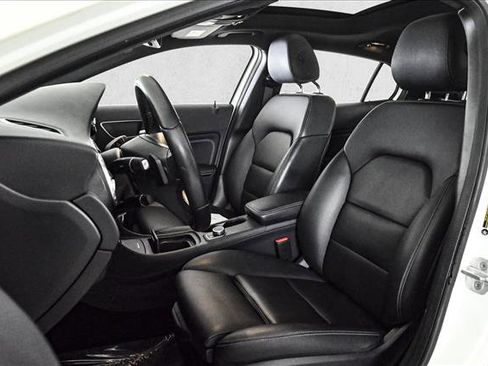 Used 2016 Mercedes-Benz GLA 250 4MATIC image 18