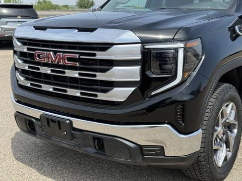 New 2026 GMC Sierra 1500 SLE w/ X31 Off-Road Package AWD/4WD image 17