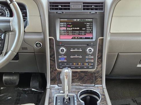 Used 2015 Lincoln Navigator L 4WD image 16