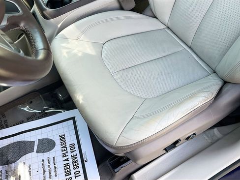 Used 2017 Chrysler Pacifica Touring-L Plus FWD image 18