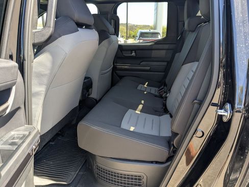 Used 2025 Toyota Tacoma TRD Sport w/ TRD Sport Upgrade Package image 21