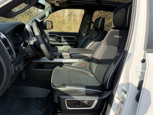 Used 2025 RAM 1500 Laramie image 12