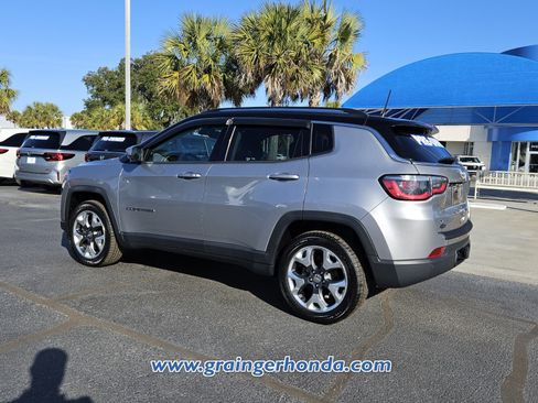 Used 2017 Jeep Compass Limited image 3