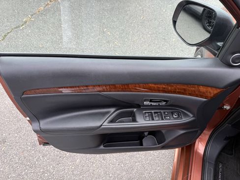 Used 2014 Mitsubishi Outlander SE image 22