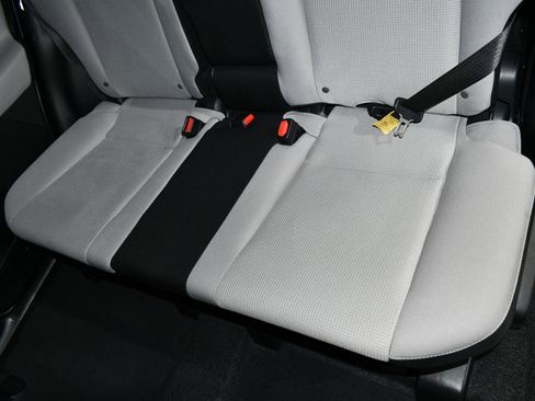 Used 2017 Toyota RAV4 XLE image 19