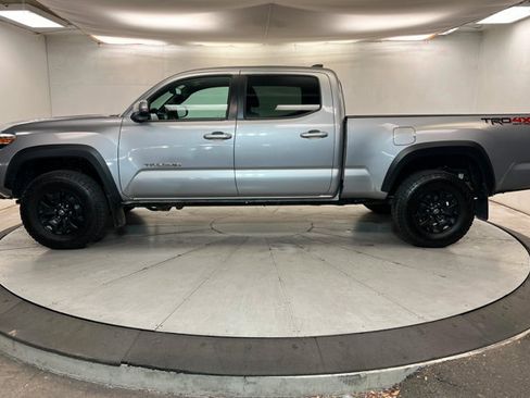 Used 2021 Toyota Tacoma TRD Off-Road w/ Technology Package AWD/4WD image 2
