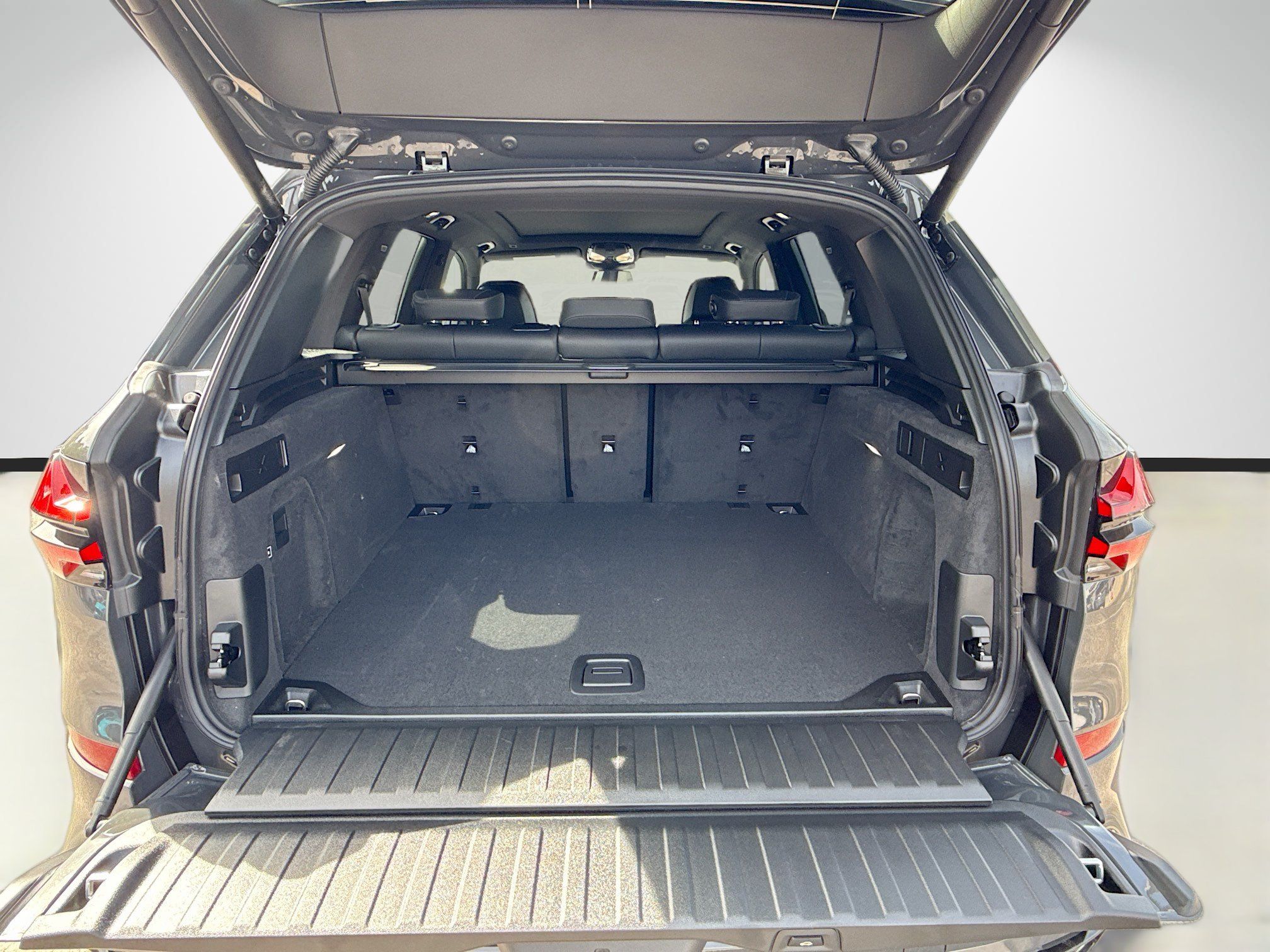 New 2026 BMW X5 sDrive40i w/ M Sport Package RWD image 12