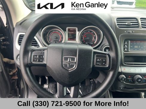 Used 2017 Dodge Journey SXT w/ Comfort/Convenience Group FWD image 33