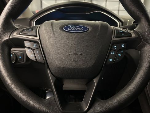 Used 2020 Ford Fusion SE image 14