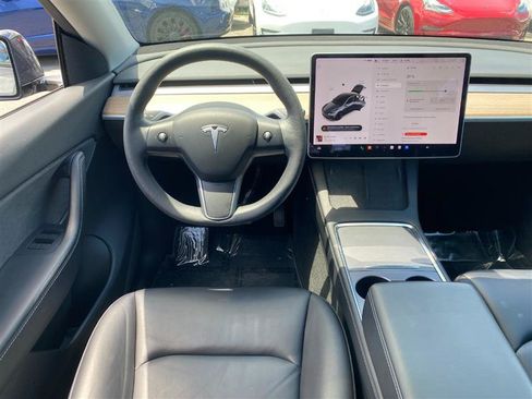 Used 2024 Tesla Model Y Long Range AWD/4WD image 11