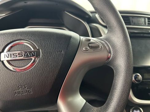 Used 2018 Nissan Murano S image 12