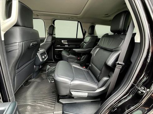 New 2025 Ford Expedition Platinum w/ Driver's Package image 10