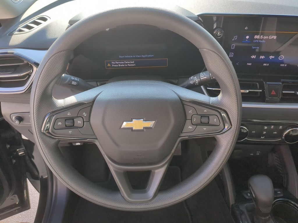 Used 2025 Chevrolet TrailBlazer LT AWD/4WD image 22