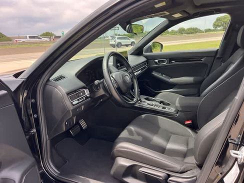Used 2025 Honda Civic Sport image 3