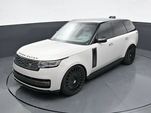 Used 2025 Land Rover Range Rover SV AWD/4WD image 32