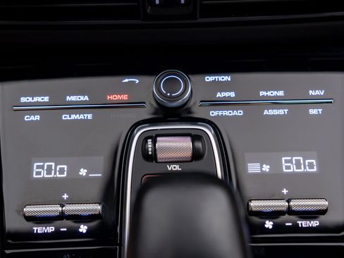 Certified 2023 Porsche Cayenne GTS AWD/4WD image 25
