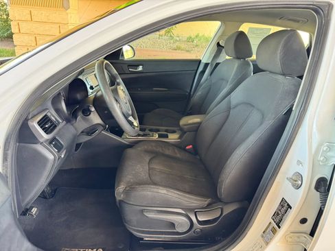 Used 2017 Kia Optima LX FWD image 11