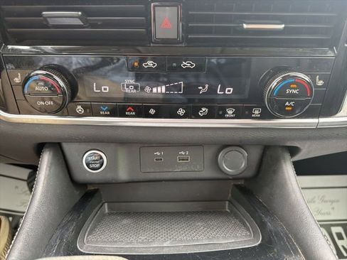 Used 2021 Nissan Rogue SL FWD image 25