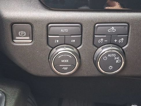 Certified 2023 Chevrolet Silverado 1500 LT AWD/4WD image 24