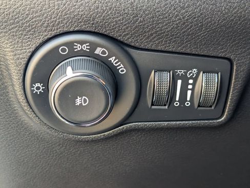 Used 2024 Jeep Compass Latitude AWD/4WD image 26