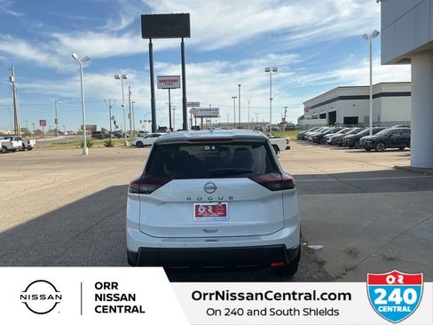 New 2026 Nissan Rogue SV FWD image 6
