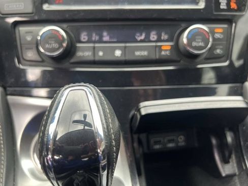 Used 2017 Nissan Maxima 3.5 SL FWD image 28