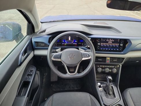 Used 2024 Volkswagen Taos SE image 26