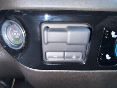 Used 2025 Chevrolet Silverado 1500 LT AWD/4WD image 23
