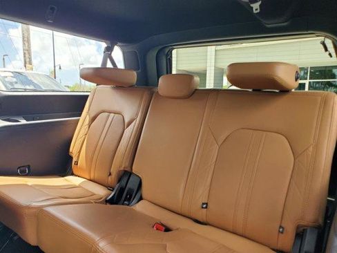 Certified 2022 Ford Expedition Max Platinum RWD image 32