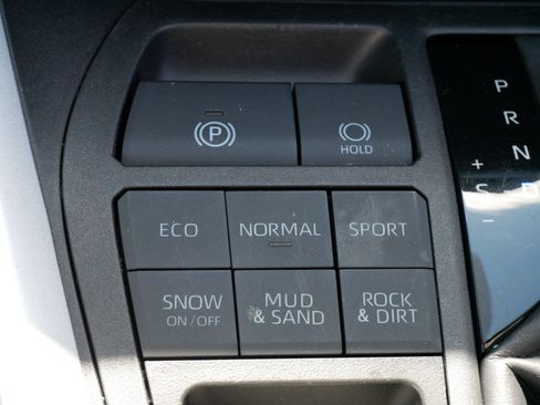 Certified 2025 Toyota RAV4 XLE AWD/4WD image 28