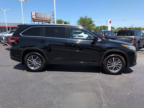 Used 2018 Toyota Highlander XLE AWD/4WD image 6