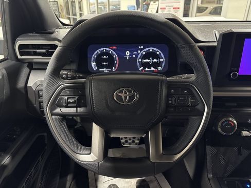Used 2025 Toyota Tacoma TRD Sport AWD/4WD image 14