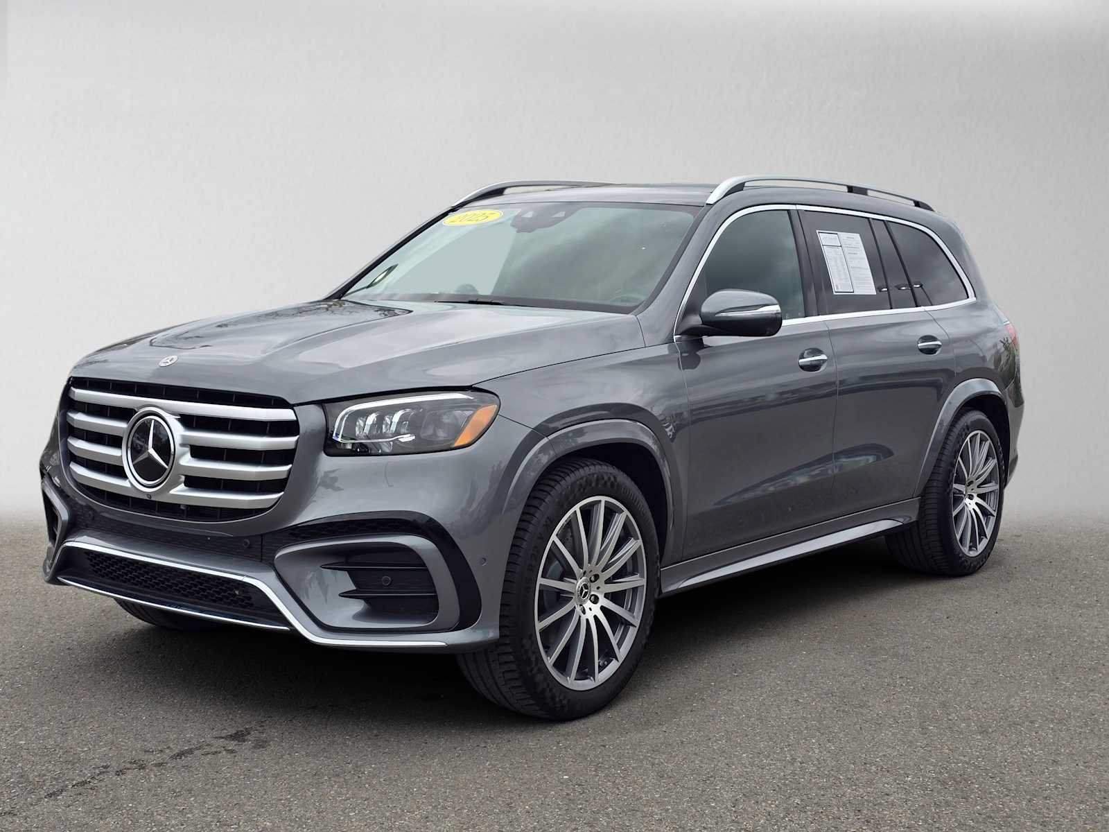 Used 2025 Mercedes-Benz GLS 450 4MATIC w/ AMG Line Exterior image 7