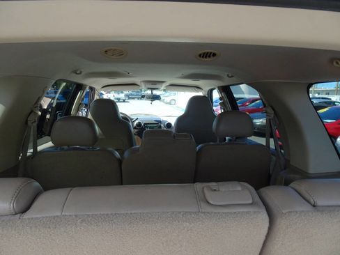 Used 2004 Ford Expedition XLT image 21