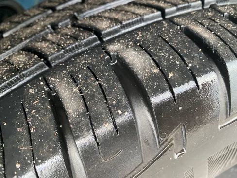 Used 2020 Ford Explorer XLT w/ Equipment Group 202A image 17