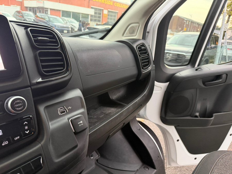 Used 2025 RAM ProMaster 2500 w/ U-Haul Equipment Group FWD image 30
