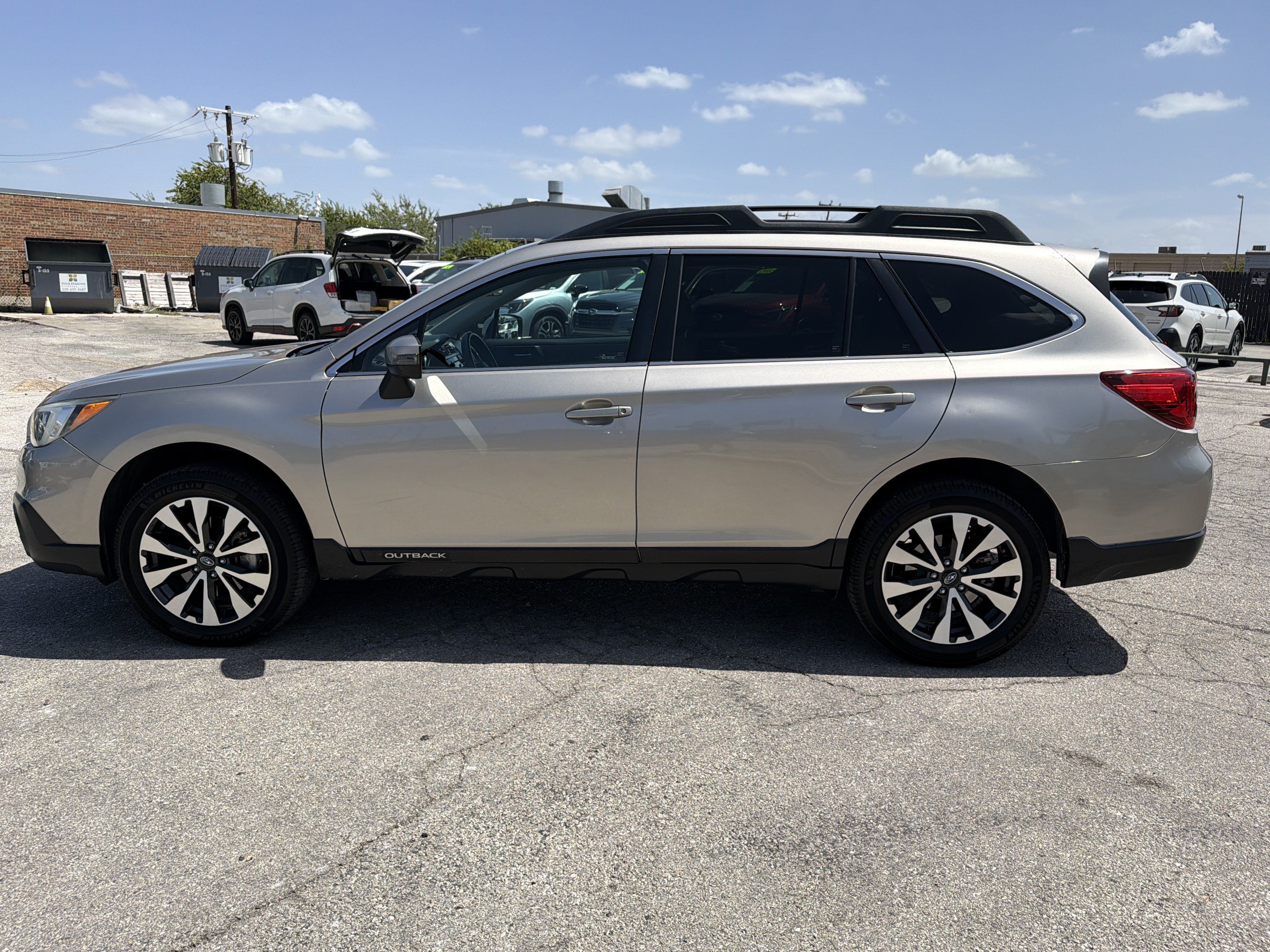 Used 2017 Subaru Outback 2.5i Limited AWD/4WD image 6